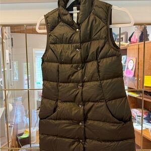 Lululemon All Days  Puffer Vest in dark green